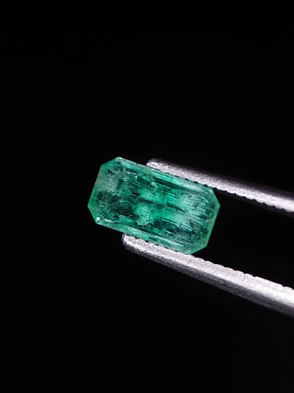 0.7ct Emerald Faceted Panjsher Emerald from Afghanistan — view 2